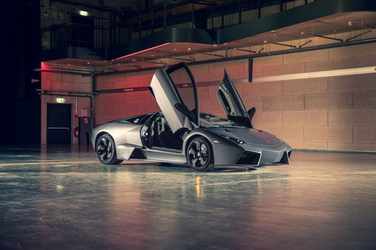 Un Lamborghini Reventón no apto para supersticiosos… ni pobres