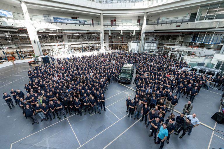 El primer Ineos Grenadier sale de la fábrica de Hambach