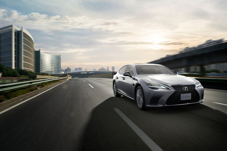 Extra en seguridad para el Lexus LS que se vende en Japón