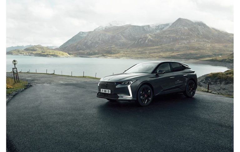 La versión E-Tense del DS 4 mejora. Y llega el exclusivo acabado Opera