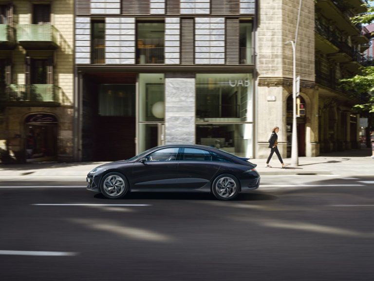 El Hyundai Ioniq 6 causa furor con sus cifras. También en Estados Unidos