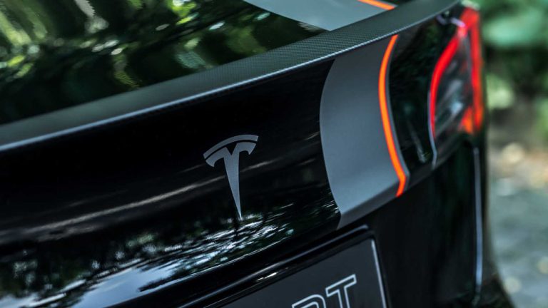 El motivo por el que Tesla ha tenido que bajar los precios de sus coches