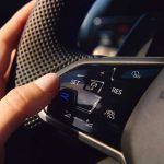 Los botones hápticos de Volkswagen desatan una demanda en EEUU: rozar el control activa el cruise control