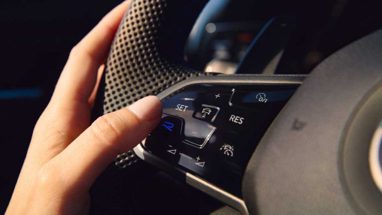 Se impone la lógica: Volkswagen rescata los botones para el volante