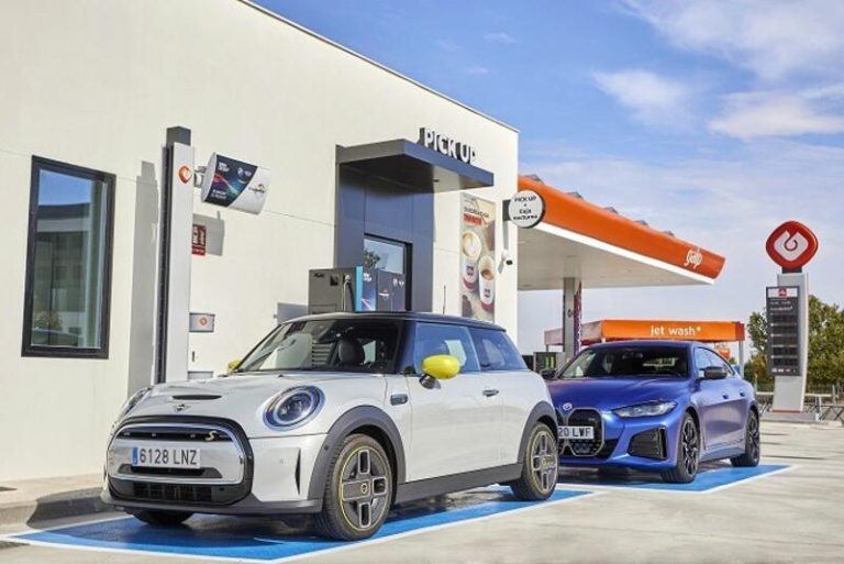 BMW se une a Galp para abrir más de 100 cargadores ultrarrápidos