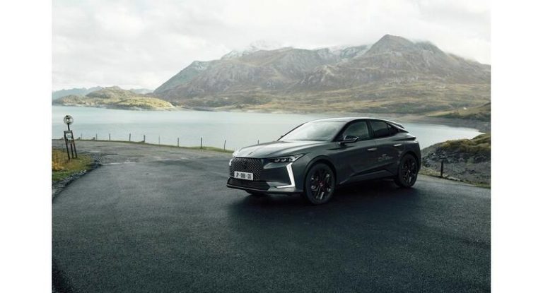El DS 4, ahora más lujoso y con más autonomía eléctrica
