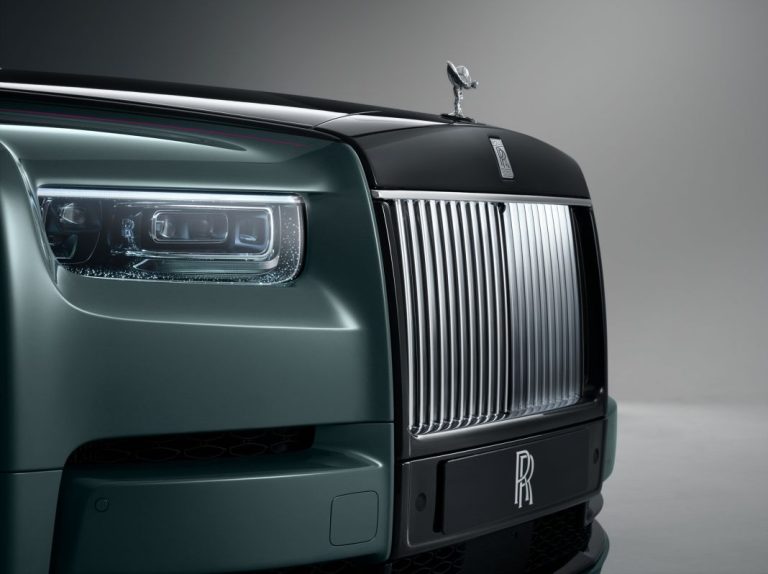Rolls Royce retira dos Phantom por pocas luces