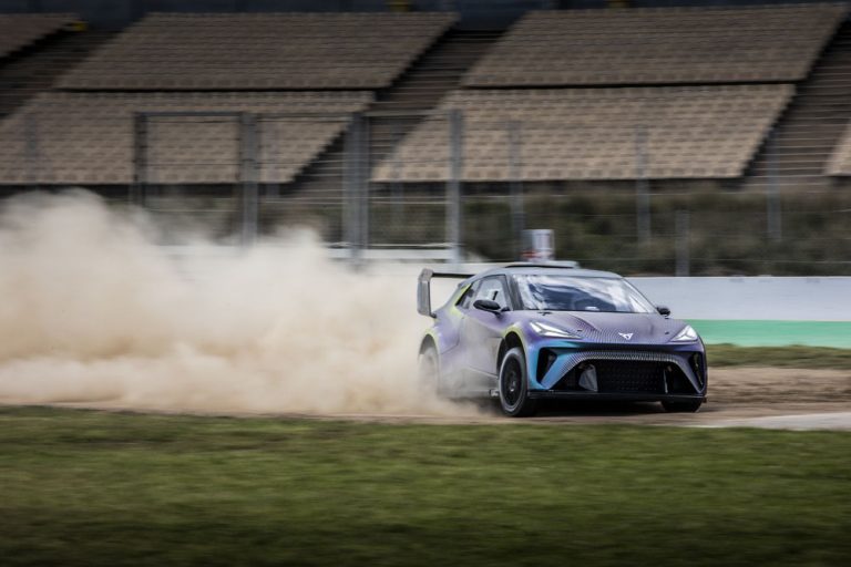 Cupra te propone probar su gama electrificada en Montmeló