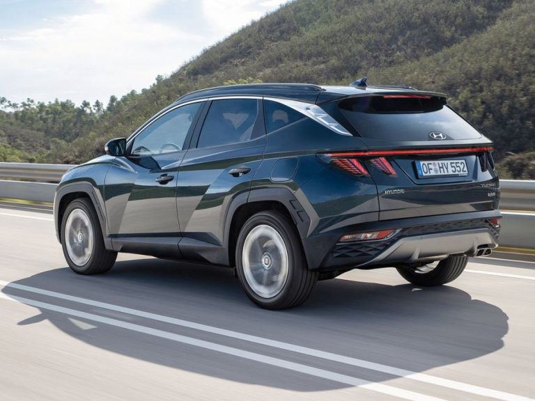 Las razones por las que el Gobierno quiere que compremos coches eléctricos pero nosotros compramos SUV