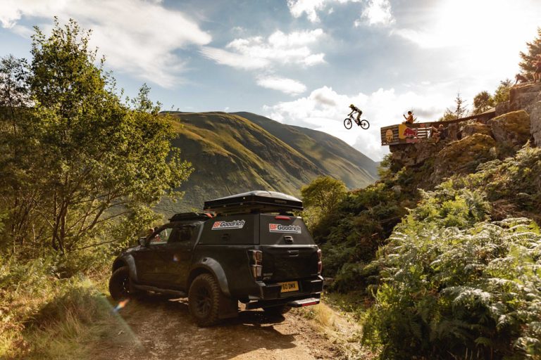 El Isuzu D-Max Arctic Trucks AT35, en la espectacular ‘Red Bull Hardline’