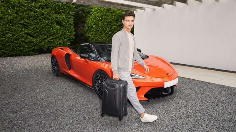 Si no puedes tener un McLaren, lo mismo si puedes comprarte una de estas mochilas