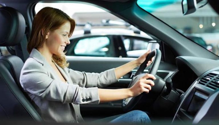 Conductor o conductora: ¿quién tiene más riesgo de morir en un accidente de tráfico?