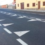 Marcas viales DGT: la línea verde y los dientes de dragón ya son oficiales y tienen multa