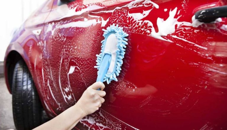 Trucos caseros para quitar los mosquitos de tu coche