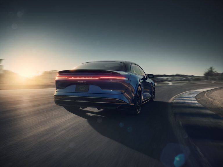 Lucid Air Sapphire: pone contra las cuerdas al Tesla Model S Plaid