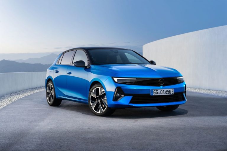El Opel Astra Electric ya tiene precio, y hay buenas noticias