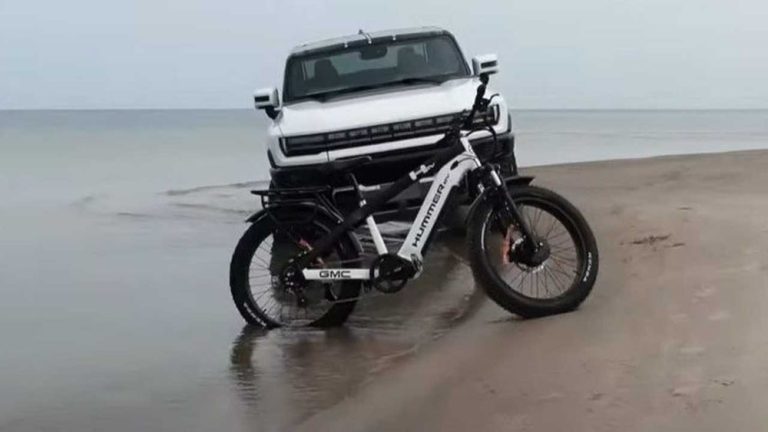 Esta bicicleta eléctrica es el GMC Hummer EV con dos ruedas