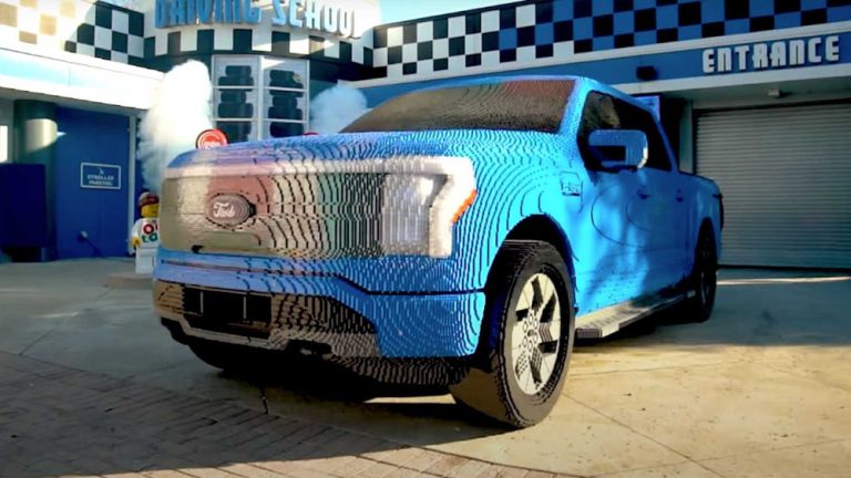 El Ford F-150 Lightning ya tiene su versión LEGO a tamaño real