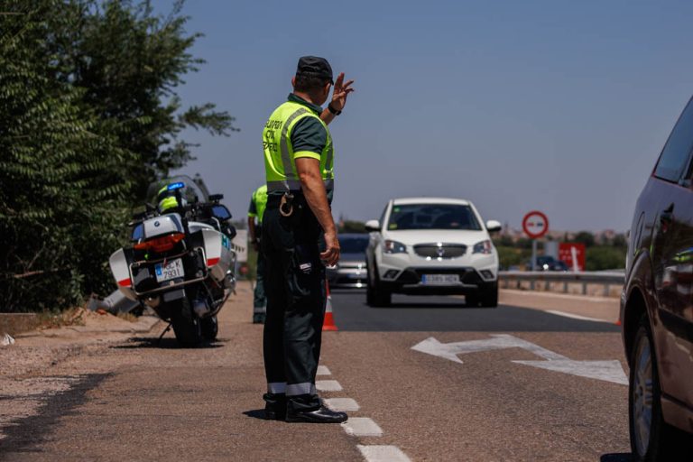 La multa de 200 euros que te puede poner DGT, Guardia Civil o Policía explicada por este abogado