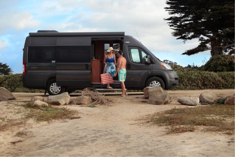 Alquila una caravana o una cámper y pégate el viaje de tu vida