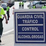 Multas de 1.000 euros y 6 puntos: drogas, negarse al test y exceso de velocidad, lo que más vigila la DGT