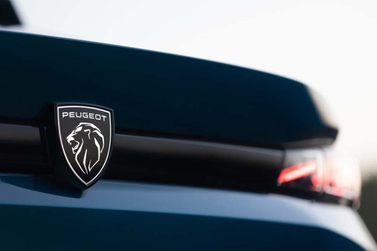 El Peugeot que obra el milagro. Recorre 100 kilómetros con dos euros