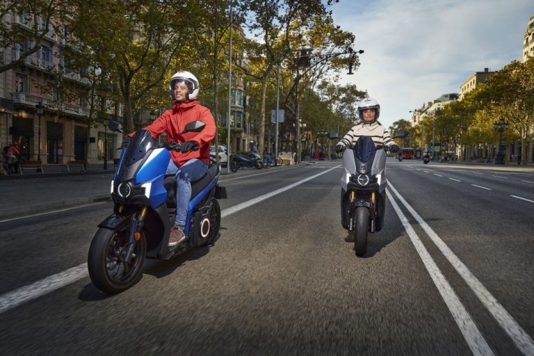 A falta de coches, buenos son scooter: el Seat Mó 50 eléctrico entra en producción en días