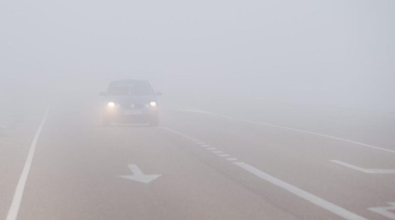 La multa que te puede poner la DGT por no usar bien las luces antiniebla