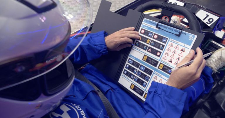 Carlos Sainz te enseña a conducir bien ¿Te apuntas?