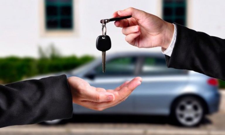 La DGT te dice lo que debes tener en cuenta si compras un coche de segunda mano