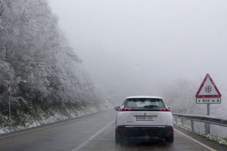 Los artículos imprescindibles en el maletero de tu coche este invierno