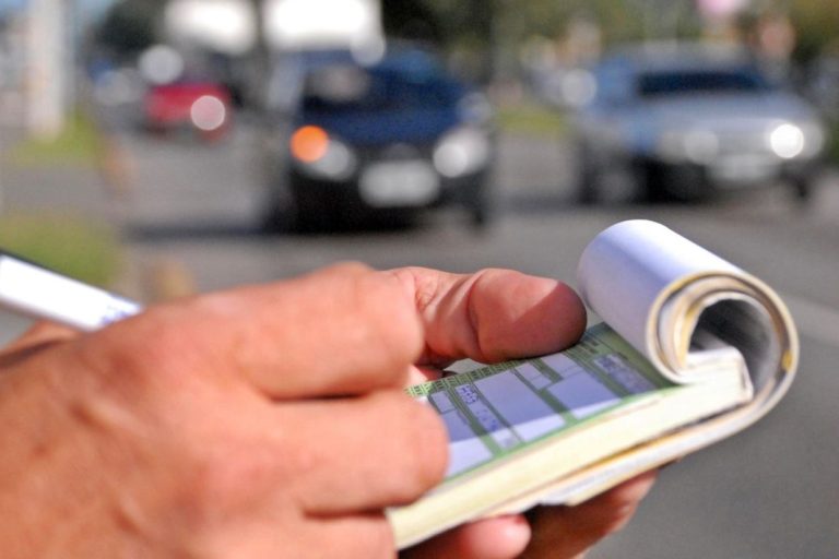 Cinco trucos y consejos para reclamar una multa de la DGT