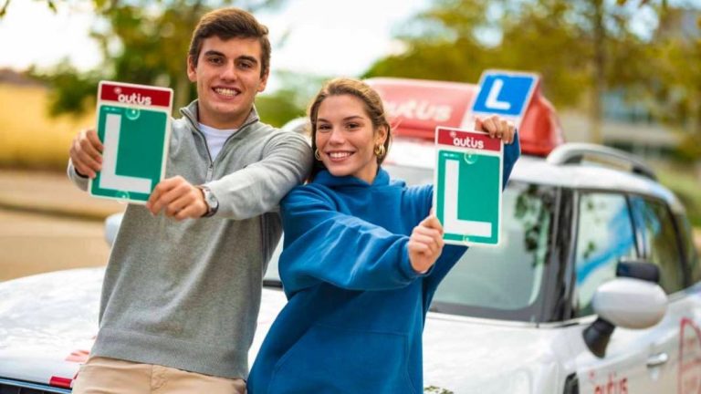 El motivo por el que es aconsejable sacarse el carnet de conducir a final de año
