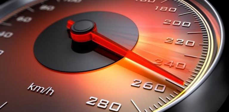 El Opel Astra que llama la atención de la Guardia Civil fue pillado por un radar a 600 km/h