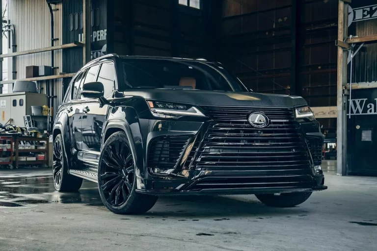 A Liberty Walk no le tiembla el pulso para mejorar el Lexus LX 600