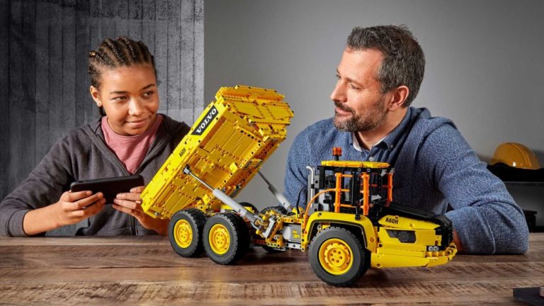 Lego Technic se anima con las cargas pesadas y con este Volvo 6×6