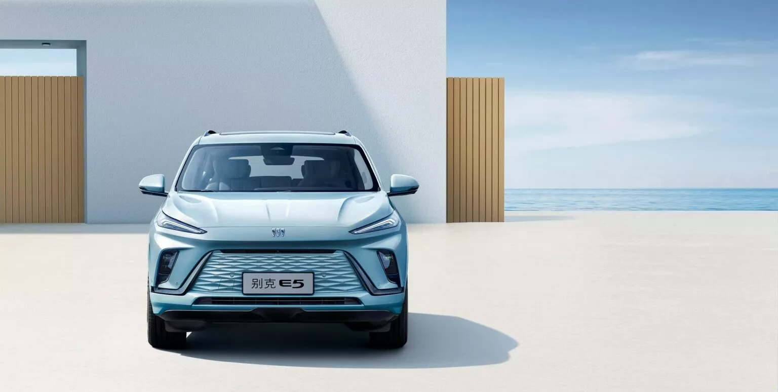 2023-Buick-Electra-E5 (3) Buick Electra E5. Imagen estática frontal.