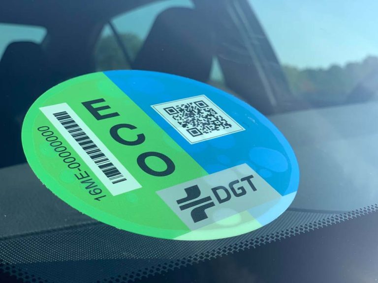 Si tu coche sin etiqueta medioambiental está en esta lista, podrá seguir circulando en 2025 por Madrid
