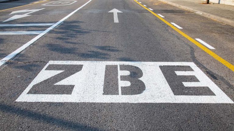 Los ayuntamientos que quieren retrasar a 2024 la entrada en vigor de las zonas ZBE