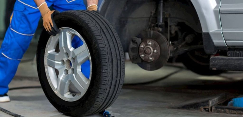 Ocho mitos sobre los neumáticos que Bridgestone desmonta así de sencillo 4 Motor16 como rotar neumaticos auto Motor16