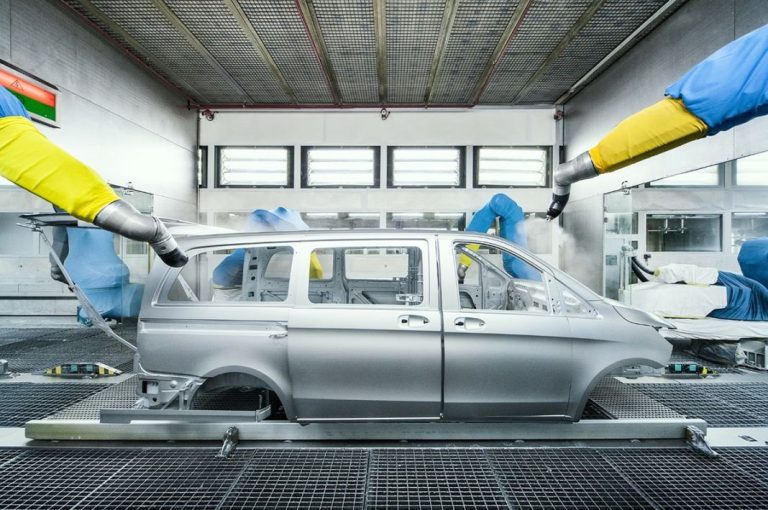 Las fábricas de coches españolas aceleran el ritmo de producción