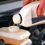 El líquido de frenos que todos olvidan: por qué puede fallar tu ABS si no lo cambias