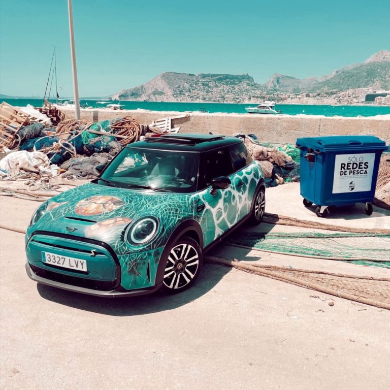 ¿Sabes que si compras un Mini ayudas al mar Mediterráneo?