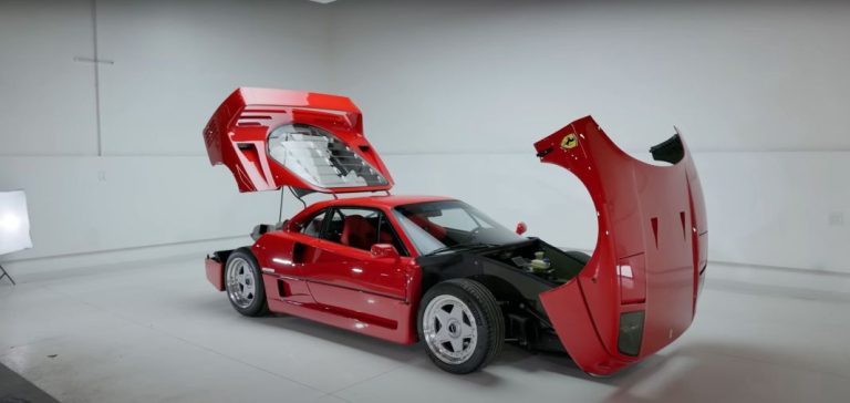 Así se limpia con cariño un Ferrari F40 antes de ser subastado