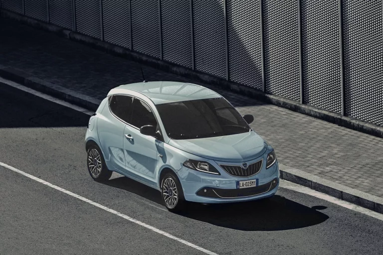 El Lancia Ypsilon se actualiza para… ¿su último año de vida?