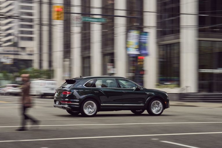 El Bentley Bentayga crece y se convierte en un verdadero salón rodante