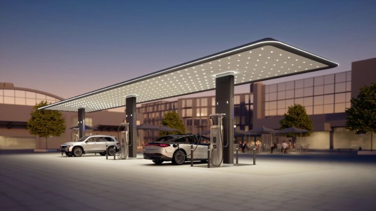 Mercedes-Benz quiere ser como Tesla y tendrá su propia red de cargadores de alta potencia