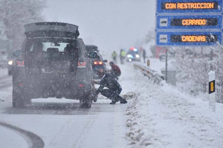 El estudio que confirma que los españoles no saben conducir con nieve