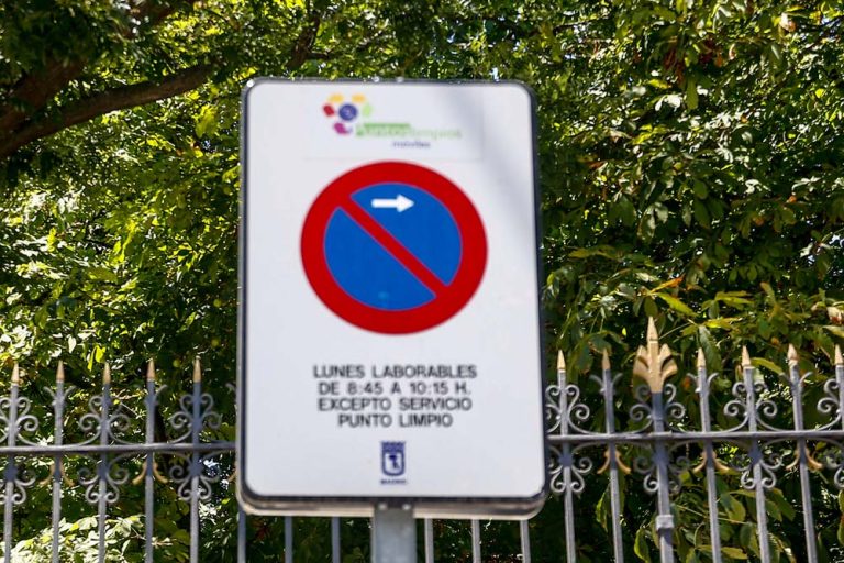La desconocida señal de tráfico que de no cumplir se traduce en multa y aviso a la grúa