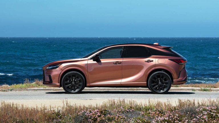 Lexus juega a los espías con el nuevo RX